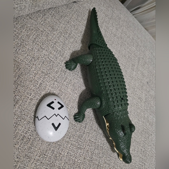 Discovery R/C Interactive Crocodile - Picture 9 of 11